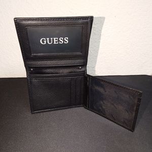NEW Guess bifold wallet